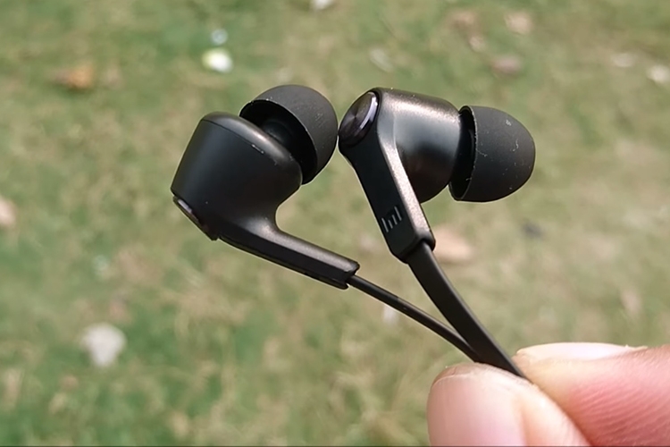Cảm giác đeo thoải mái, không vướng víu 1