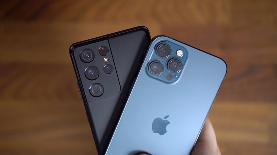 Apple iPhone 12 giữ giá tốt hơn 20% so với Samsung Galaxy S21