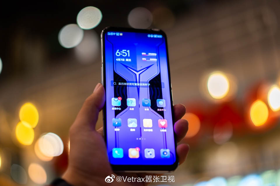 Trên tay Lenovo Legion Phone Duel 2 (ảnh 1)