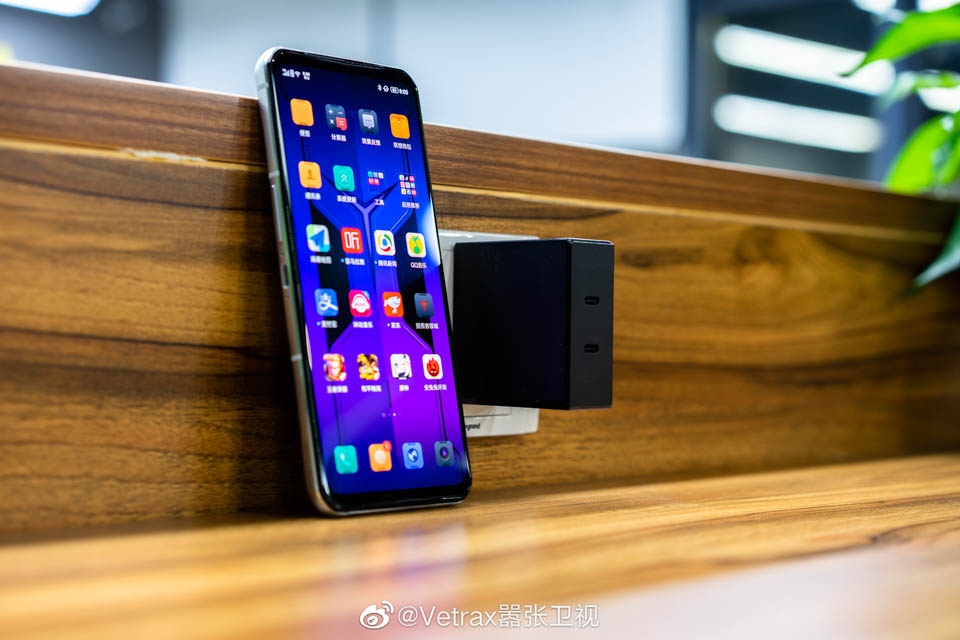 Trên tay Lenovo Legion Phone Duel 2 (ảnh 2)