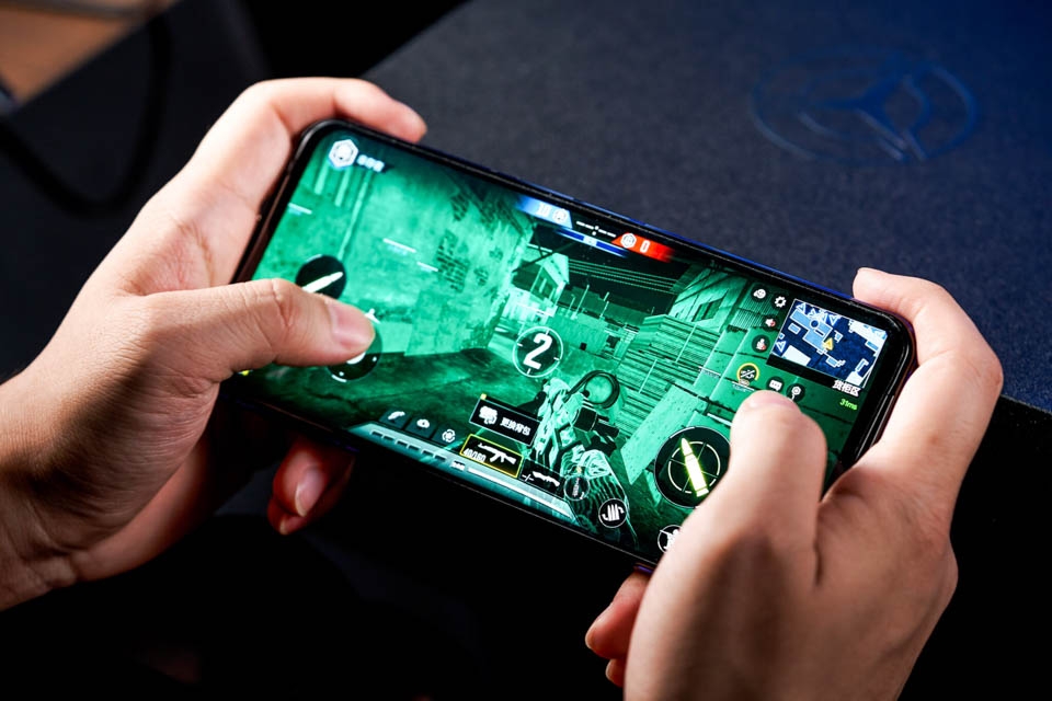 Trên tay Lenovo Legion Phone Duel 2 (ảnh 14)