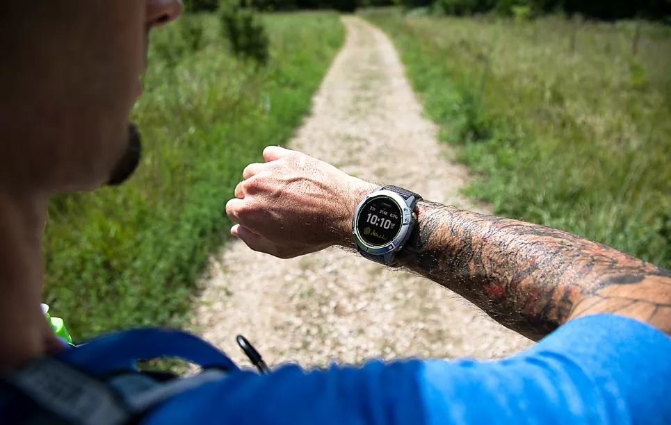 Đánh giá Garmin Enduro – Đỉnh cao công nghệ của Garmin 19