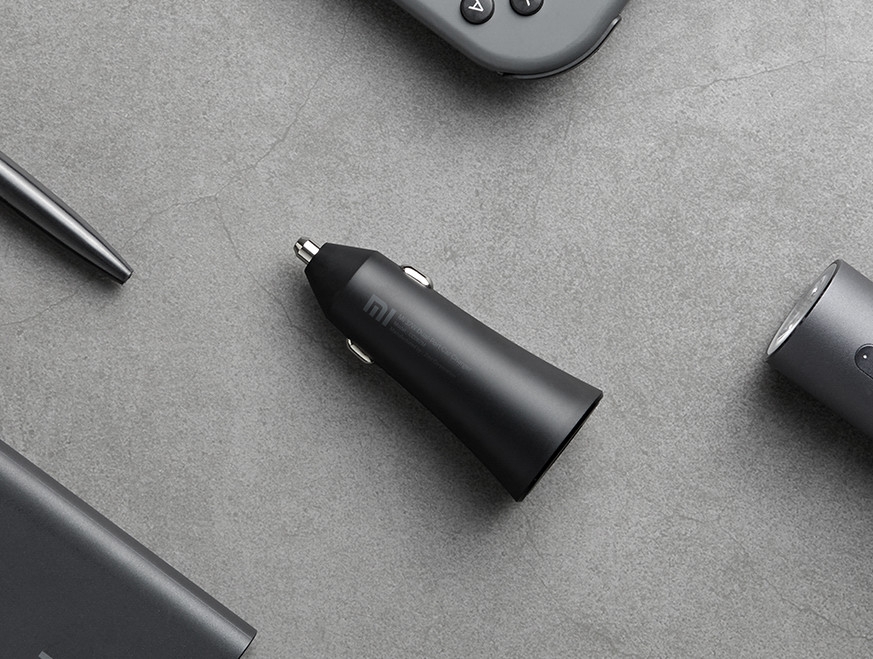 Tẩu sạc trên xe hơi 2 cổng ra Xiaomi Mi 37W Dual-Port Car Charger mang thiết kế đơn giản, tinh tế