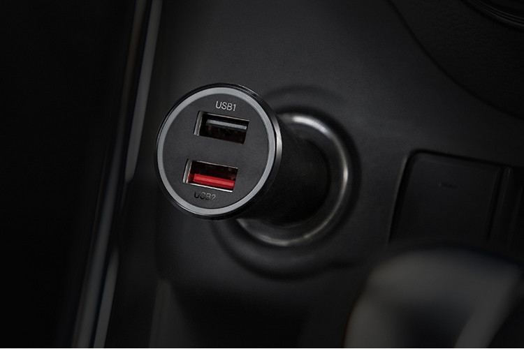 Tẩu sạc trên xe hơi 2 cổng ra Xiaomi Mi 37W Dual-Port Car Charger hỗ trợ sạc nhanh đến 27W