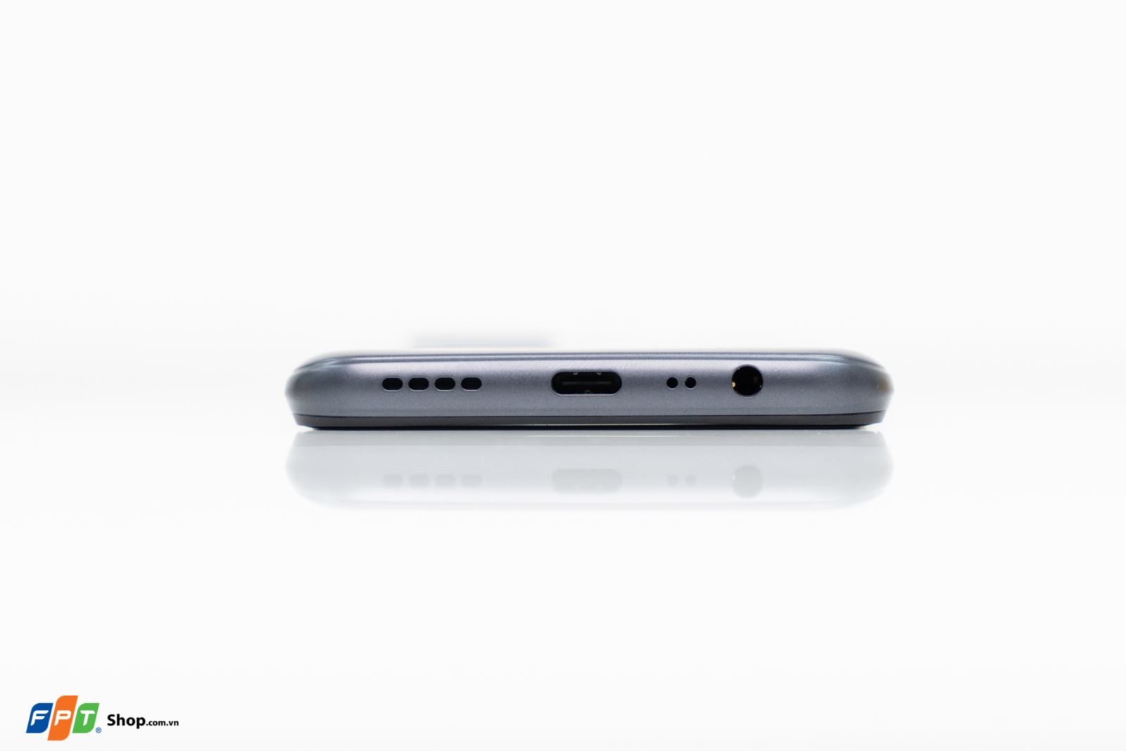 cạnh dưới Realme C25