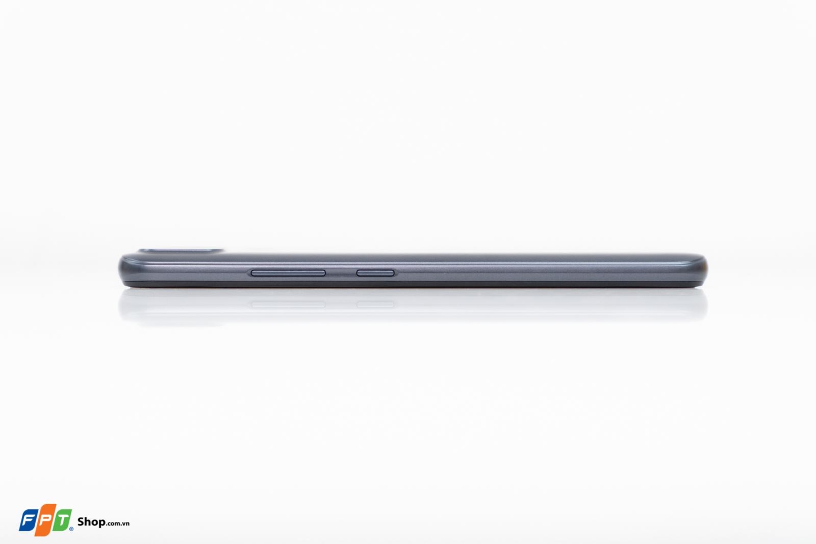 cạnh phải Realme C25