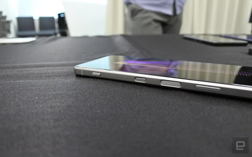 Trên tay Sony Xperia 1 III (ảnh 6) Trên tay Sony Xperia 1 III (ảnh 6)
