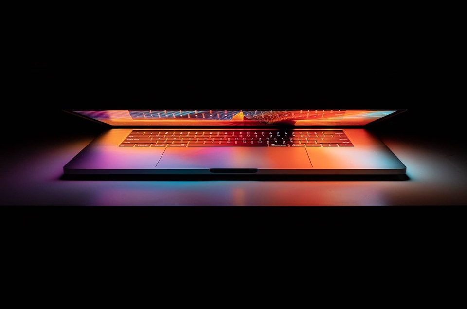 MacBook Pro 14 inch và 16 inch với màn hình Liquid Retina XDR sẽ ra mắt vào cuối năm nay