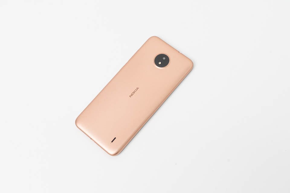 Mở hộp Nokia C20 (ảnh 2)