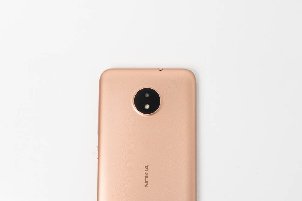 Mở hộp Nokia C20 (ảnh 5)