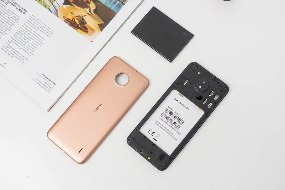 Mở hộp Nokia C20 (ảnh 3)
