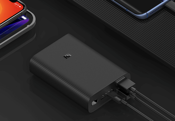 Xiaomi Mi Ultra Compact 10000mAh có thể sạc cho 3 thiết bị cùng lúc
