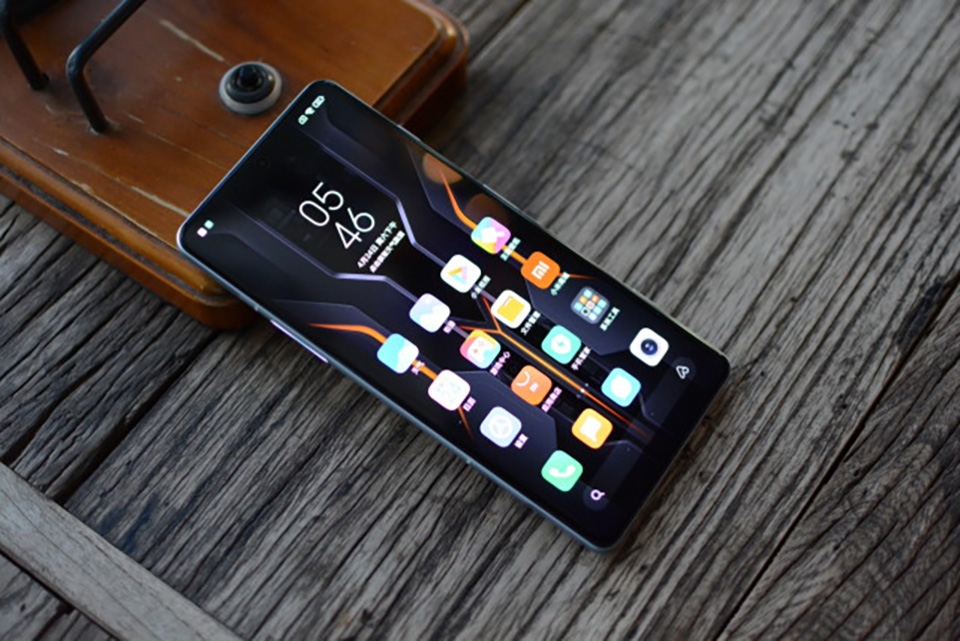 Trên tay Redmi K40 Gaming Edition (ảnh 1)