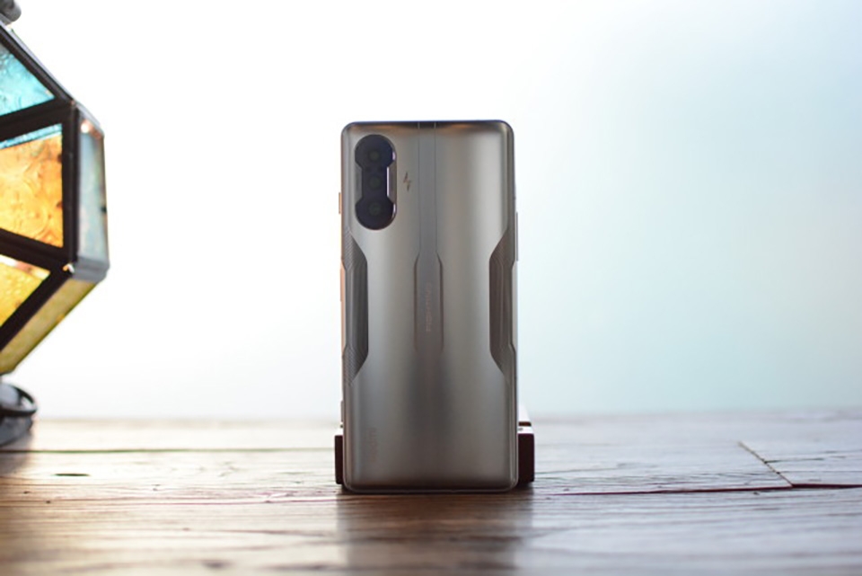 Trên tay Redmi K40 Gaming Edition (ảnh 2)