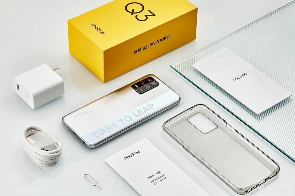 Realme Q3