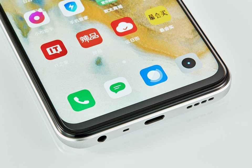 Realme Q3