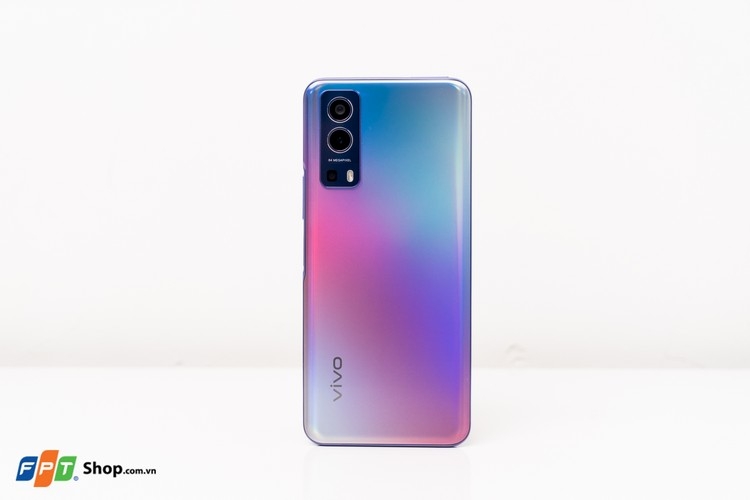 Thiết kế mặt sau trên vivo Y72 5G