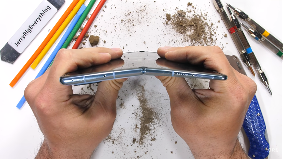 Tra tấn Huawei Mate X2 (ảnh 6)