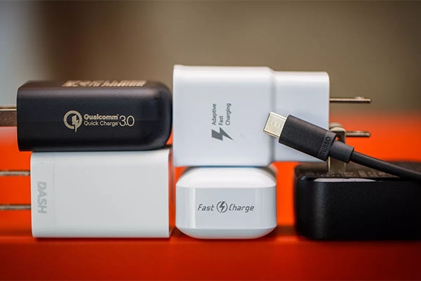 các adapter sạc nhanh
