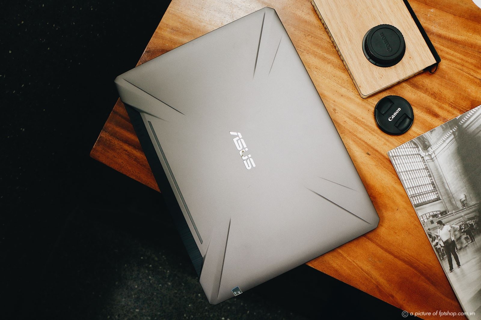 FPT Shop giảm đến 2,4 triệu đồng cho hàng loạt laptop gaming