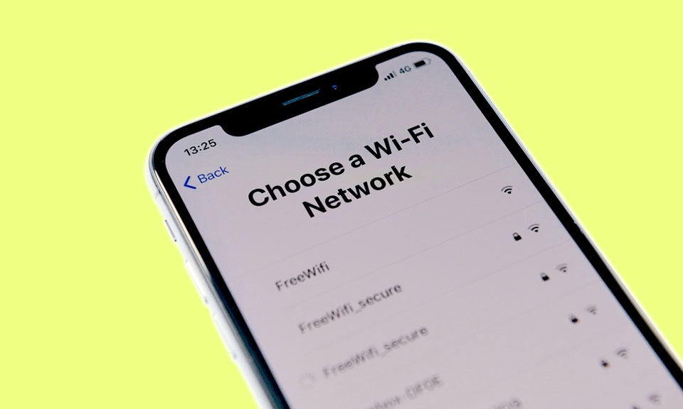 Tránh sử dụng mạng Wi-Fi công cộng và không an toàn
