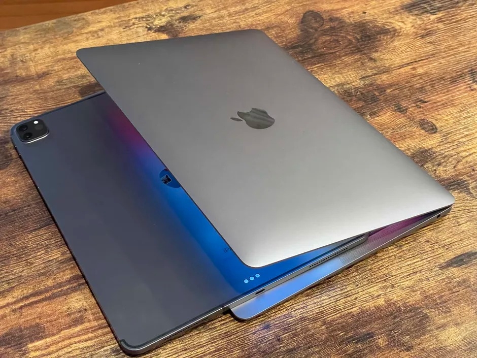 iPad Pro 12.9 inch 2021 vs MacBook Air M1 4