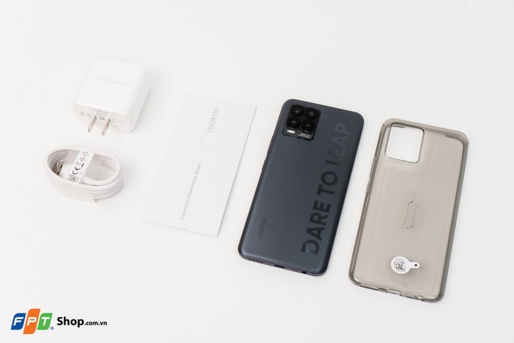 Sạc nhanh SuperDart 50W và viên pin 4500mAh trên realme 8 Pro