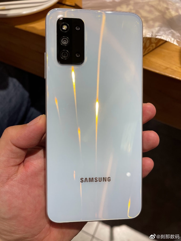 Galaxy F52 5G (ảnh 2)