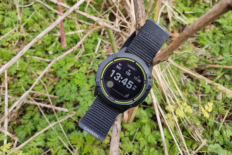Giải mã thời lượng pin hơn 2 tháng của Garmin Enduro 2
