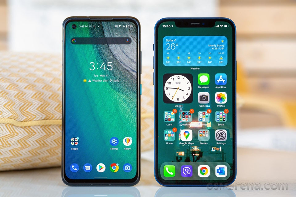Zenfone 8 và iPhone 12 Zenfone 8 và iPhone 12