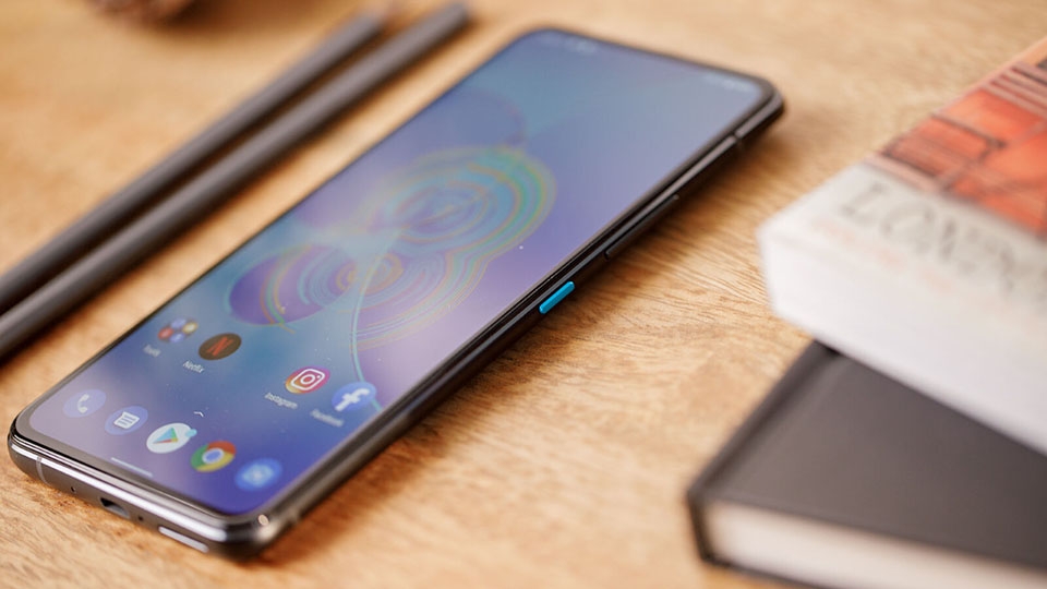 Asus Zenfone 8 Flip chạy Android 11 Asus Zenfone 8 Flip chạy Android 11