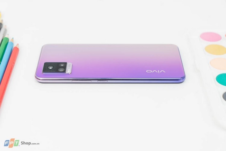 vivo V21 5G có độ mỏng chỉ 7.29mm so với 7.38mm trên V20 