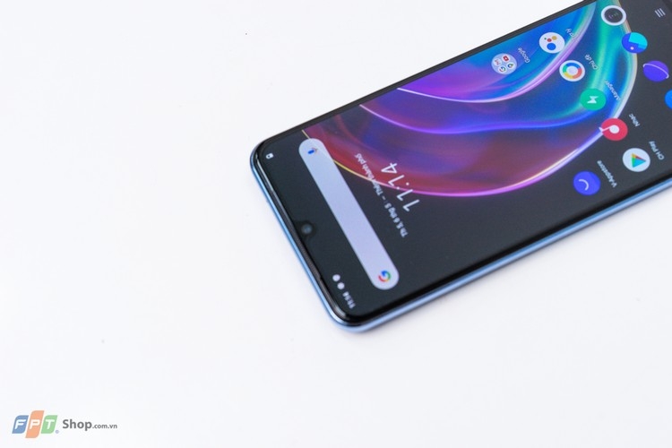 vivo V21 là chiếc smartphone đầu tiên có OIS cho cả camera trước và sau