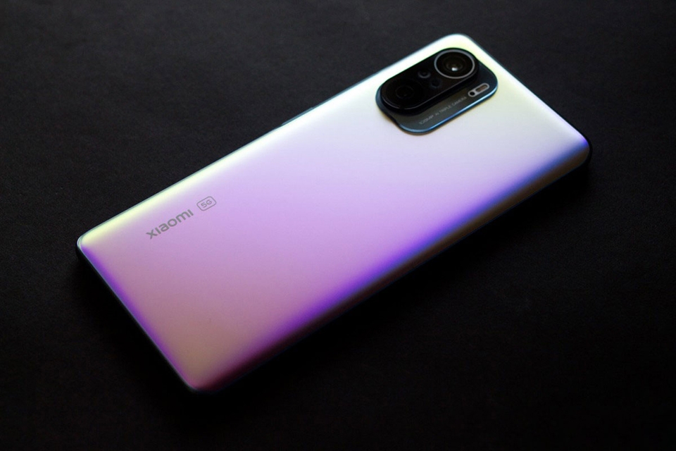 Xiaomi Mi 11X Pro có mặt lưng chuyển màu tuyệt đẹp Xiaomi Mi 11X Pro có mặt lưng chuyển màu tuyệt đẹp