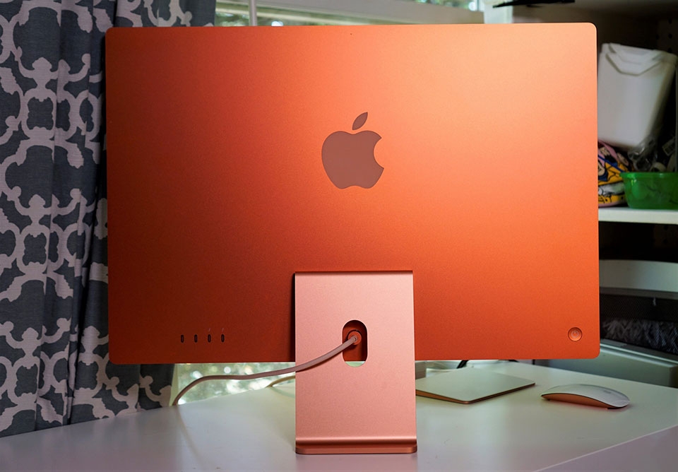 Mặt sau iMac 24 inch 2021