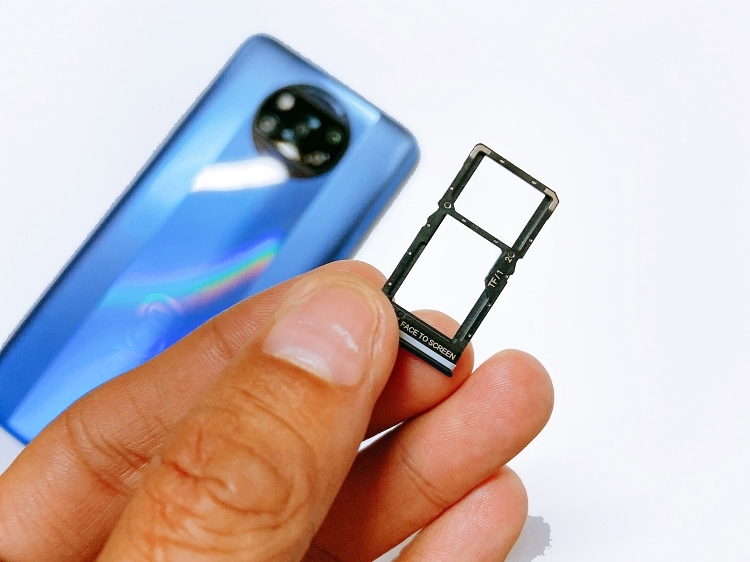 POCO X3 Pro hỗ trợ khay SIM lai