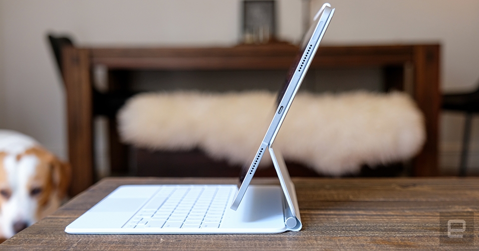 iPad Pro 2021 dày hơn và nặng hơn một chút
