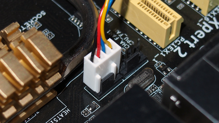 Kết nối lại quạt CPU 