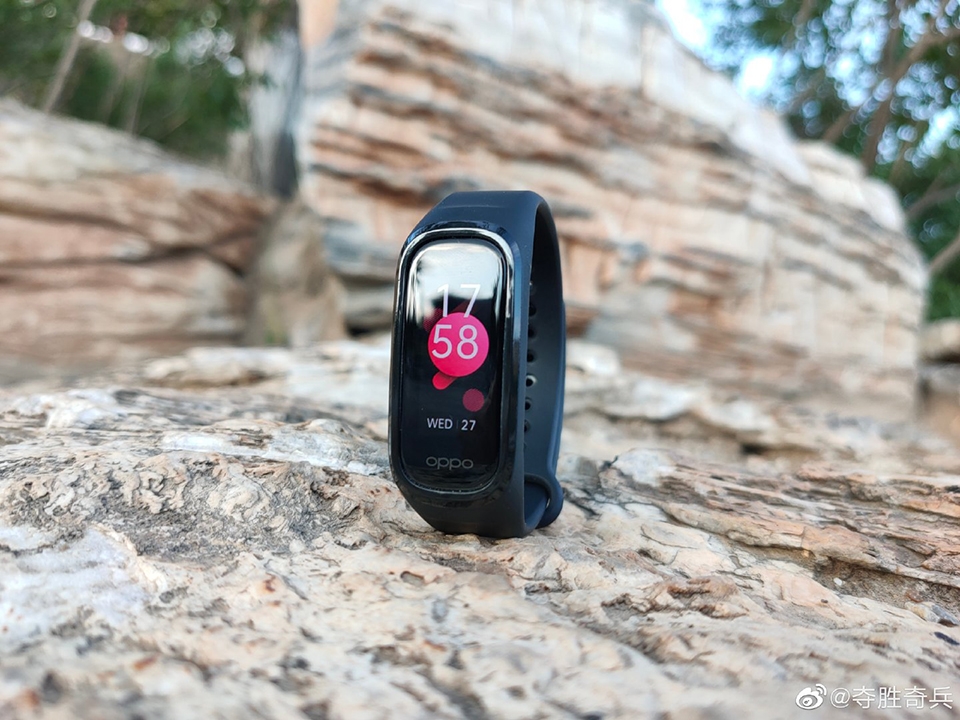 So sánh OPPO Band và OPPO Band Vitality Edition (ảnh 2) So sánh OPPO Band và OPPO Band Vitality Edition (ảnh 2)