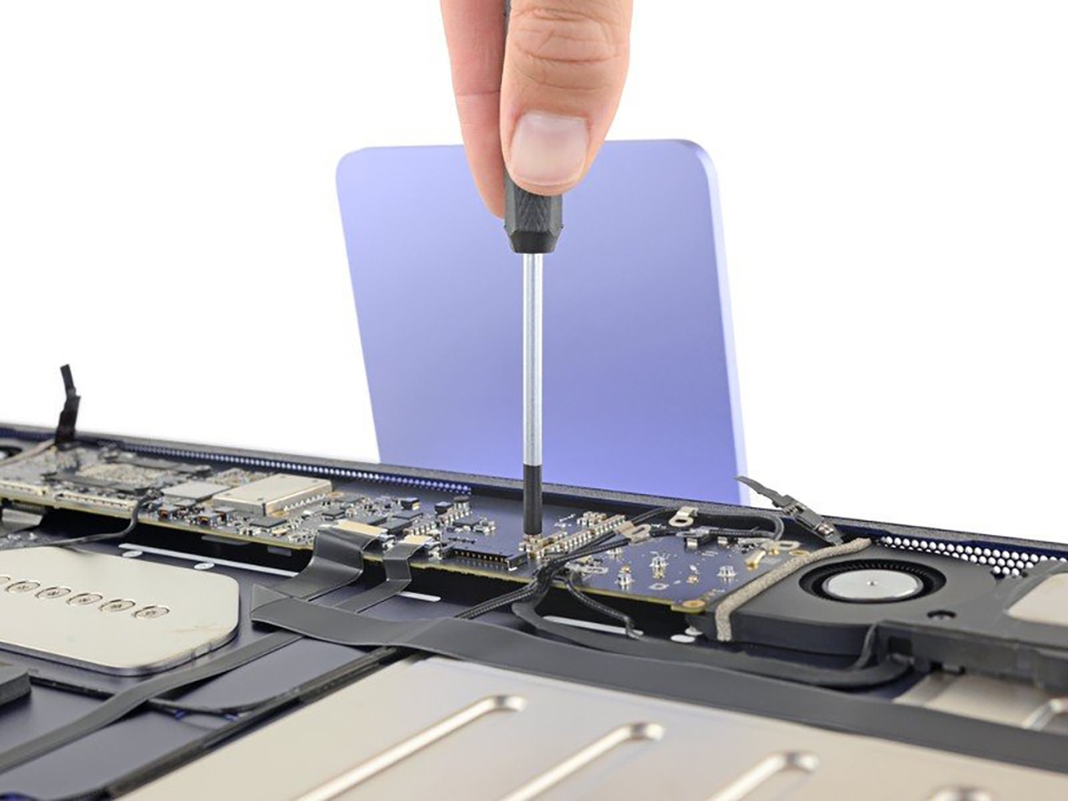 Mổ bụng iMac M1 (ảnh 2)