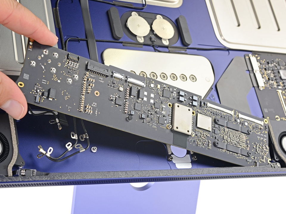 Mổ bụng iMac M1 (ảnh 3)