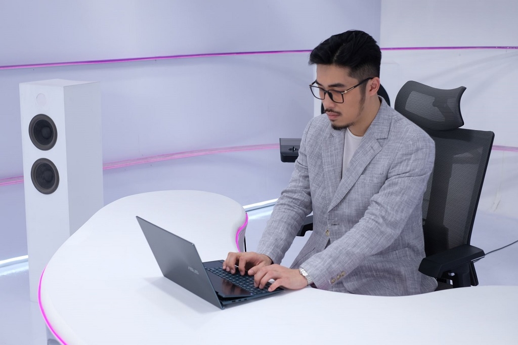 ZenBook Duo 14 UX482