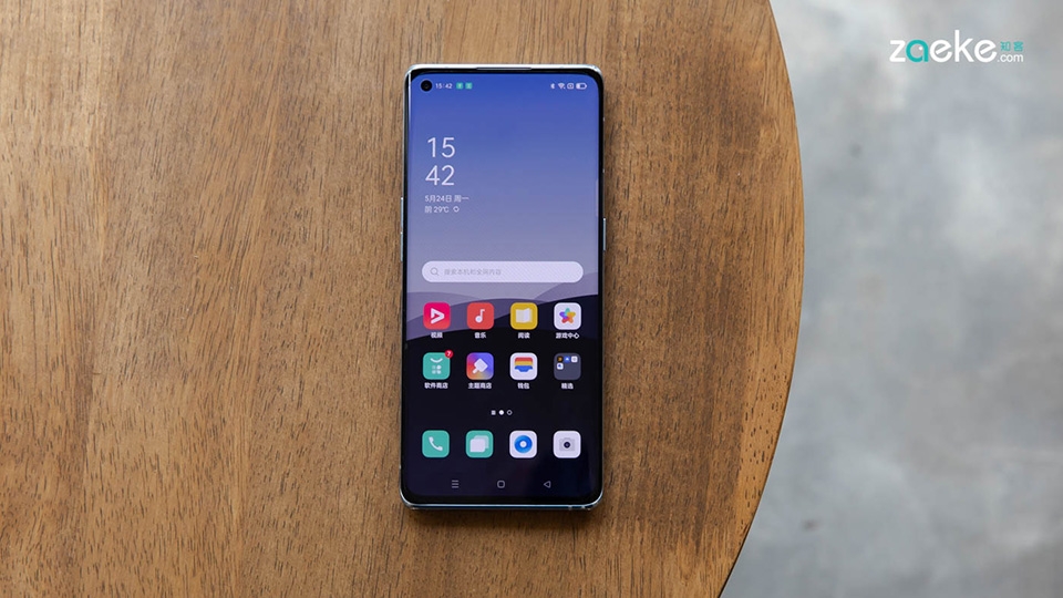 Mặt trước OPPO Reno6 Pro+
