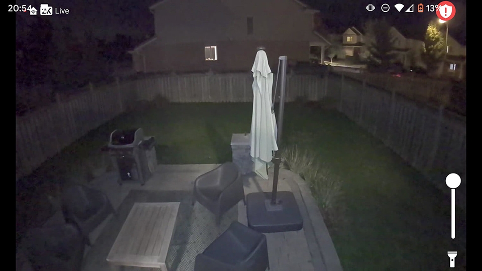 Một số camera có thể nhìn rõ màu sắc vào ban đêm