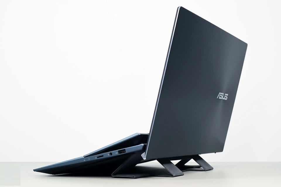 Trên tay Asus ZenBook UX482 Duo: Laptop 2 màn hình đã trở lại