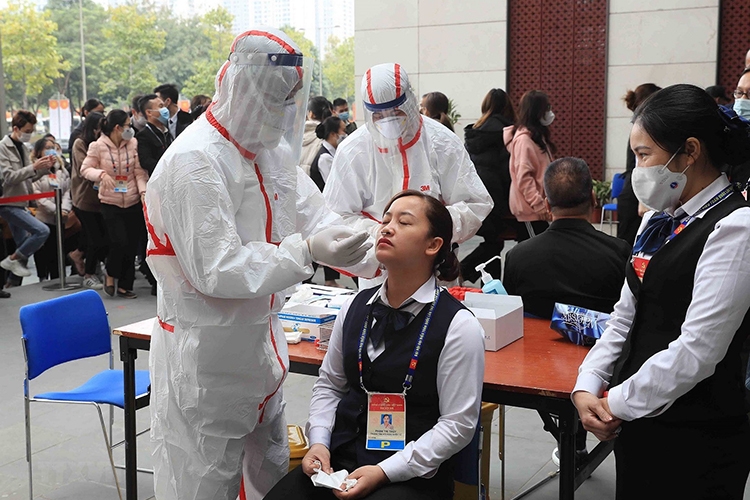 Nếu được gọi đi test COVID-19, bạn cần chuẩn bị những gì? 8