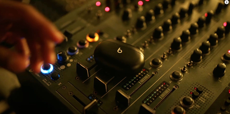 Tai nghe Beats Studio Buds (ảnh 1)
