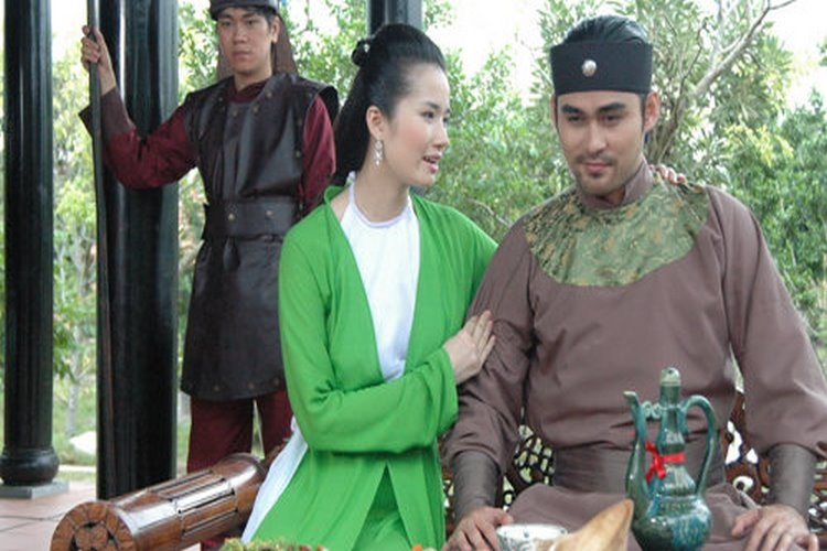 Về Đất Thăng Long (2011)