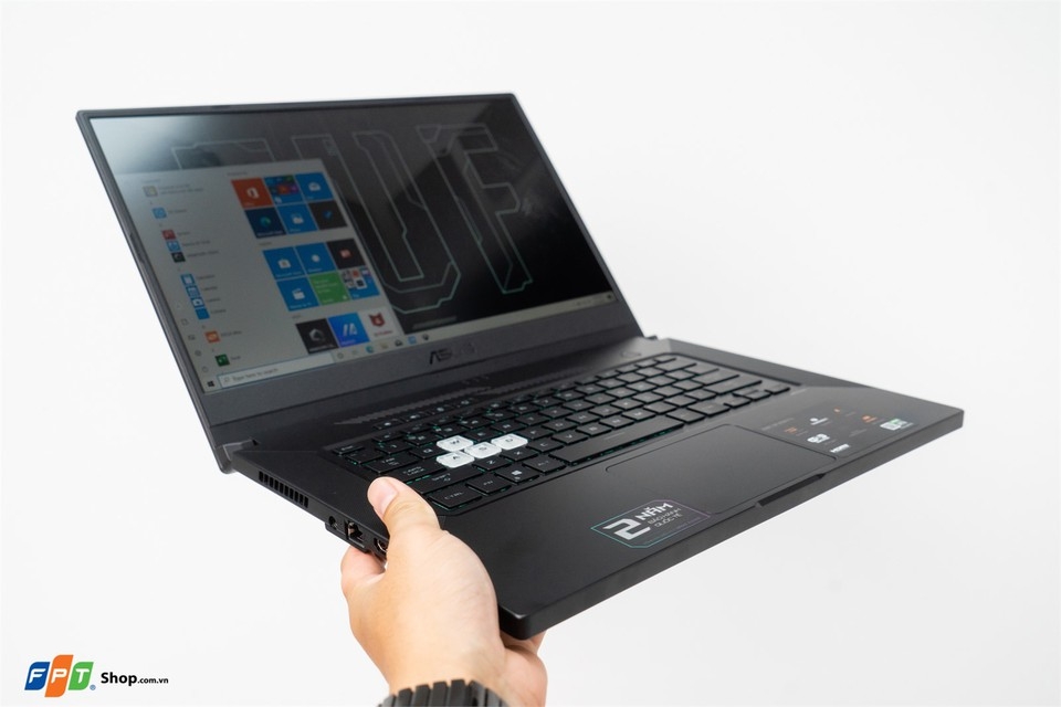 Mua laptop gaming để làm việc, tại sao không?