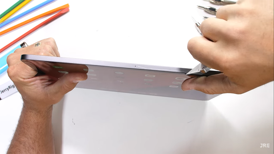 Tra tấn iPad Pro 12.9 inch 2021 (ảnh 4) Tra tấn iPad Pro 12.9 inch 2021 (ảnh 4)